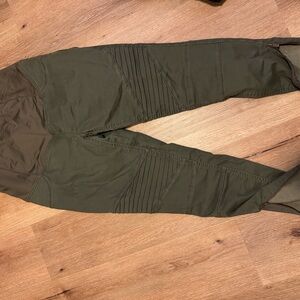 Isabel Maternity Olive Jeggings size 6